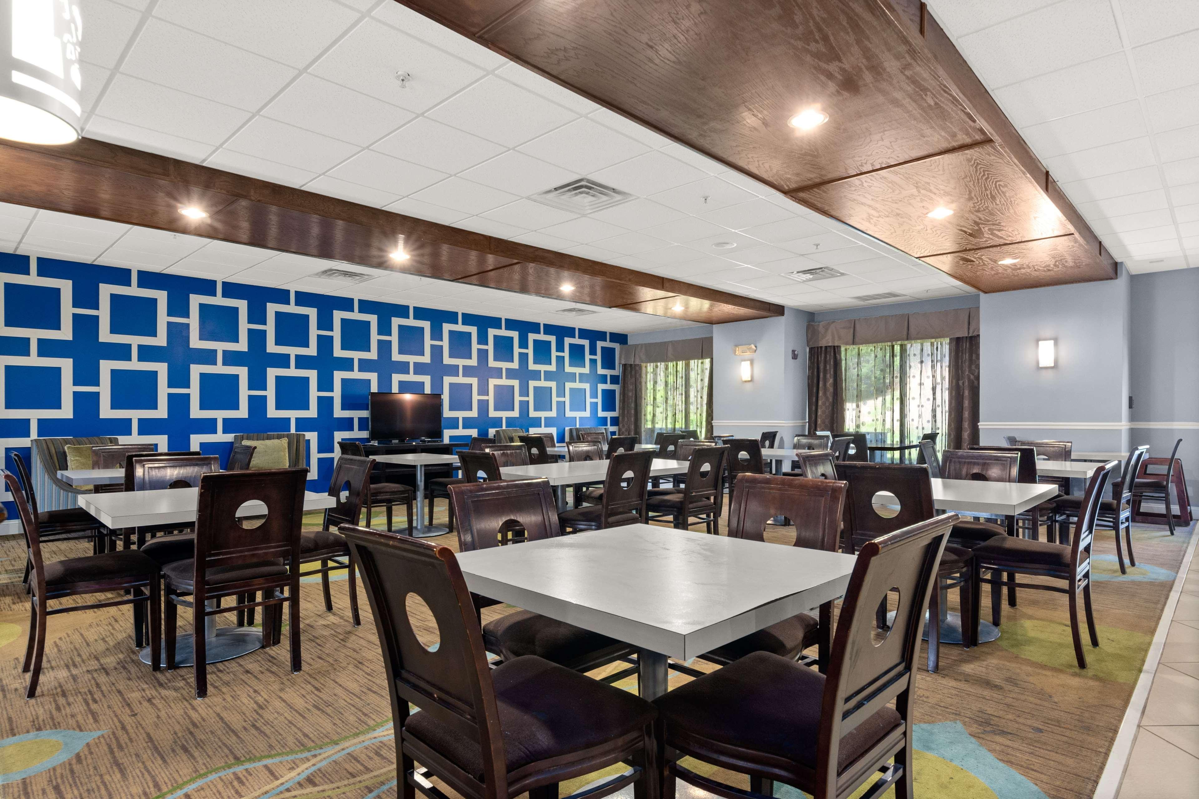Surestay Plus Hotel By Best Western Portland Route 52 West Экстерьер фото